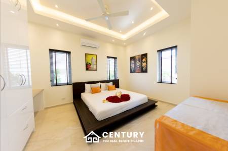 743 ตร.ม 3 เตียง 2 อาบน้ำ วิลล่า For ขาย