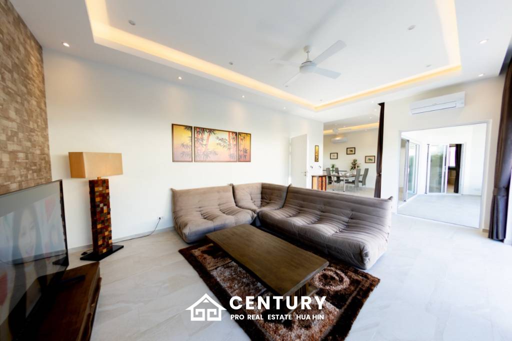 743 ตร.ม 3 เตียง 2 อาบน้ำ วิลล่า For ขาย