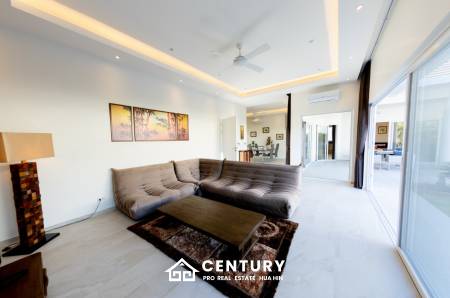 743 ตร.ม 3 เตียง 2 อาบน้ำ วิลล่า For ขาย