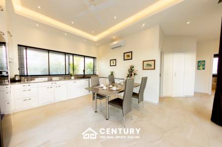 743 ตร.ม 3 เตียง 2 อาบน้ำ วิลล่า For ขาย