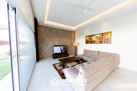 743 ตร.ม 3 เตียง 2 อาบน้ำ วิลล่า For ขาย