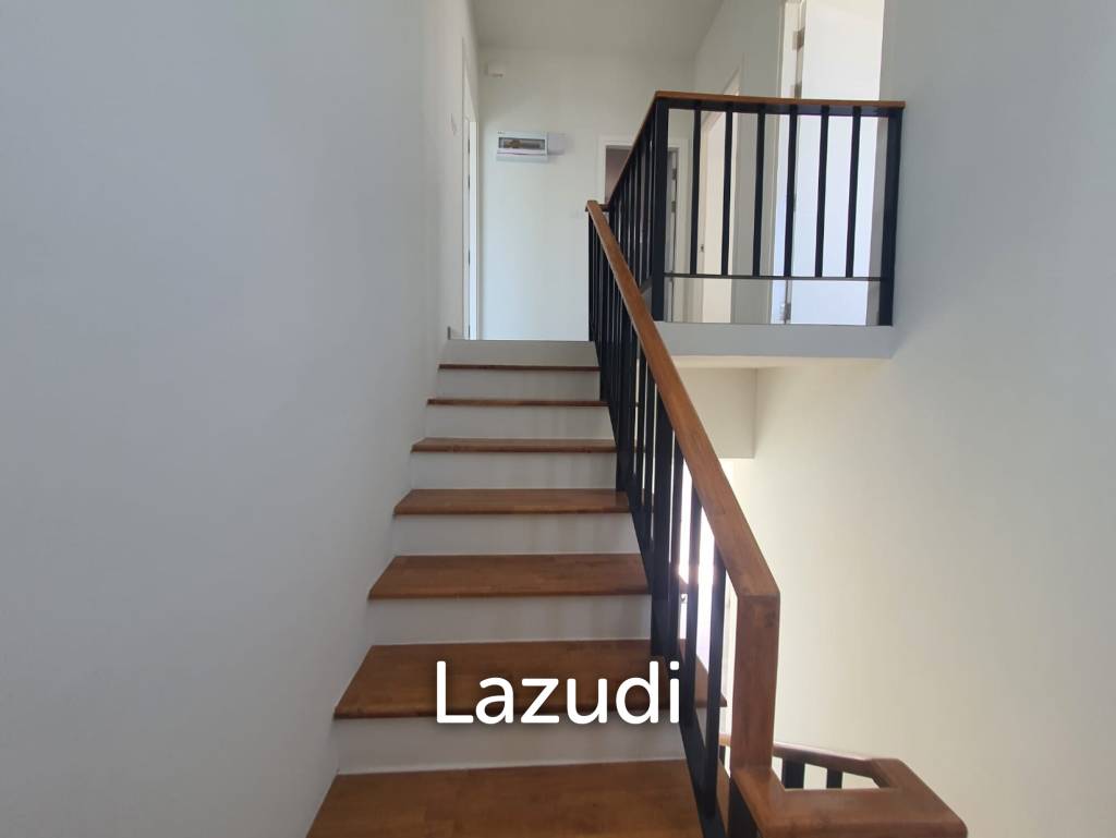 LA VALLEE LE VANA : 2 Storey 3 Bed Villa for Sale