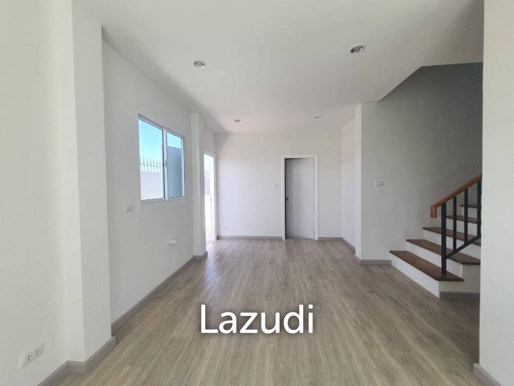 LA VALLEE LE VANA : 2 Storey 3 Bed Villa for Sale