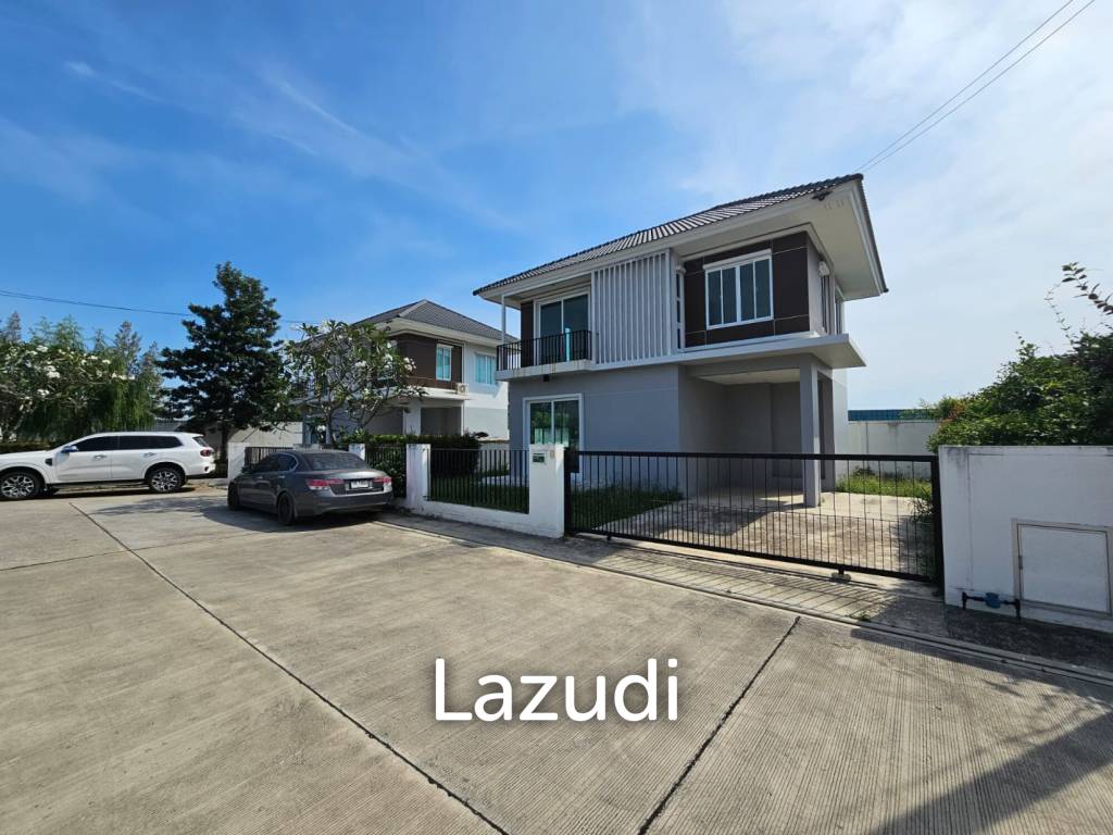 LA VALLEE LE VANA : 2 Storey 3 Bed Villa for Sale