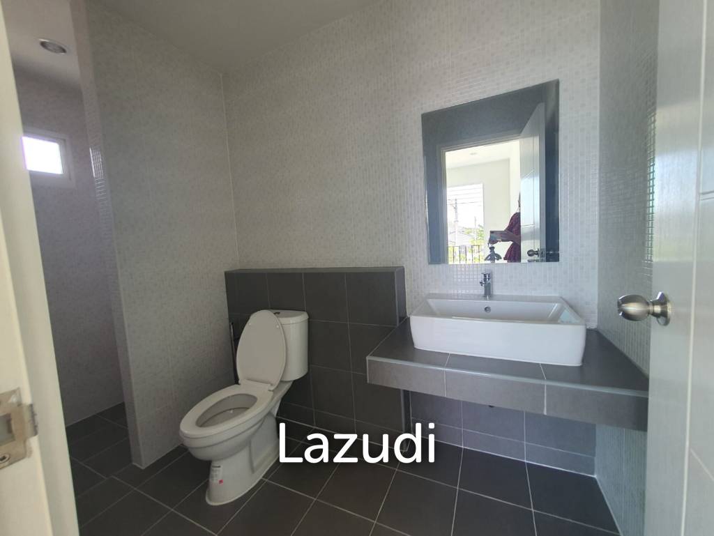 LA VALLEE LE VANA : 2 Storey 3 Bed Villa for Sale