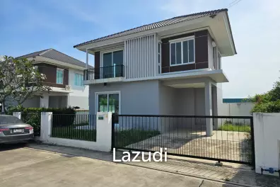 LA VALLEE LE VANA : 2 Storey 3 Bed Villa for Sale