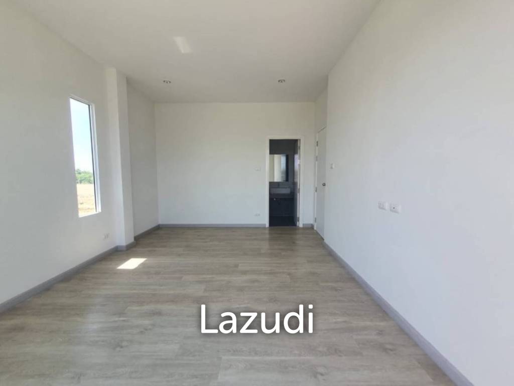 LA VALLEE LE VANA : 2 Storey 3 Bed Villa for Sale