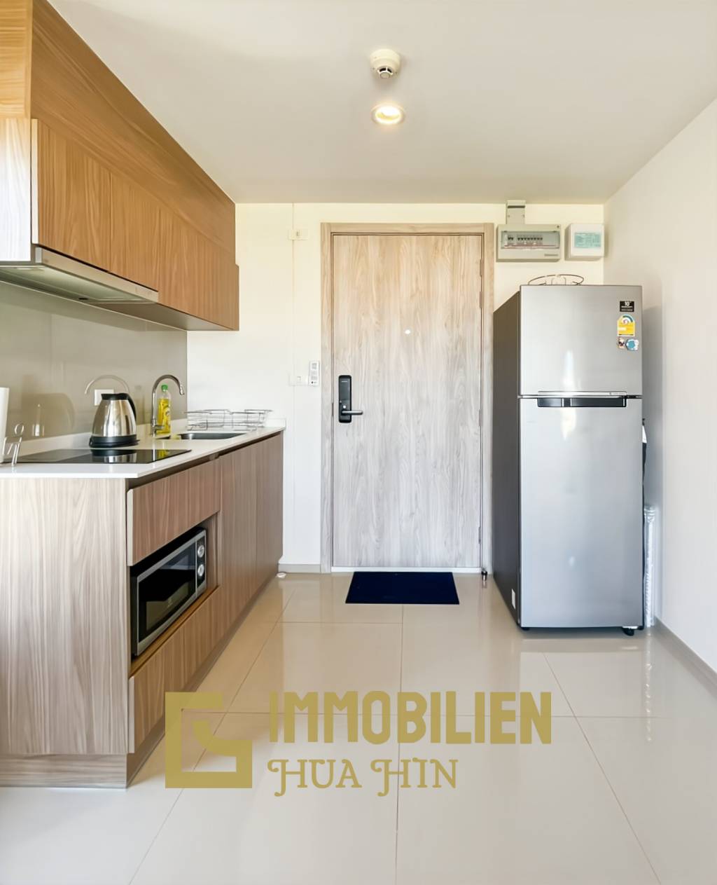 Eckwohnung im 8. Stock / hohe Privatsphäre / separates Schlafzimmer