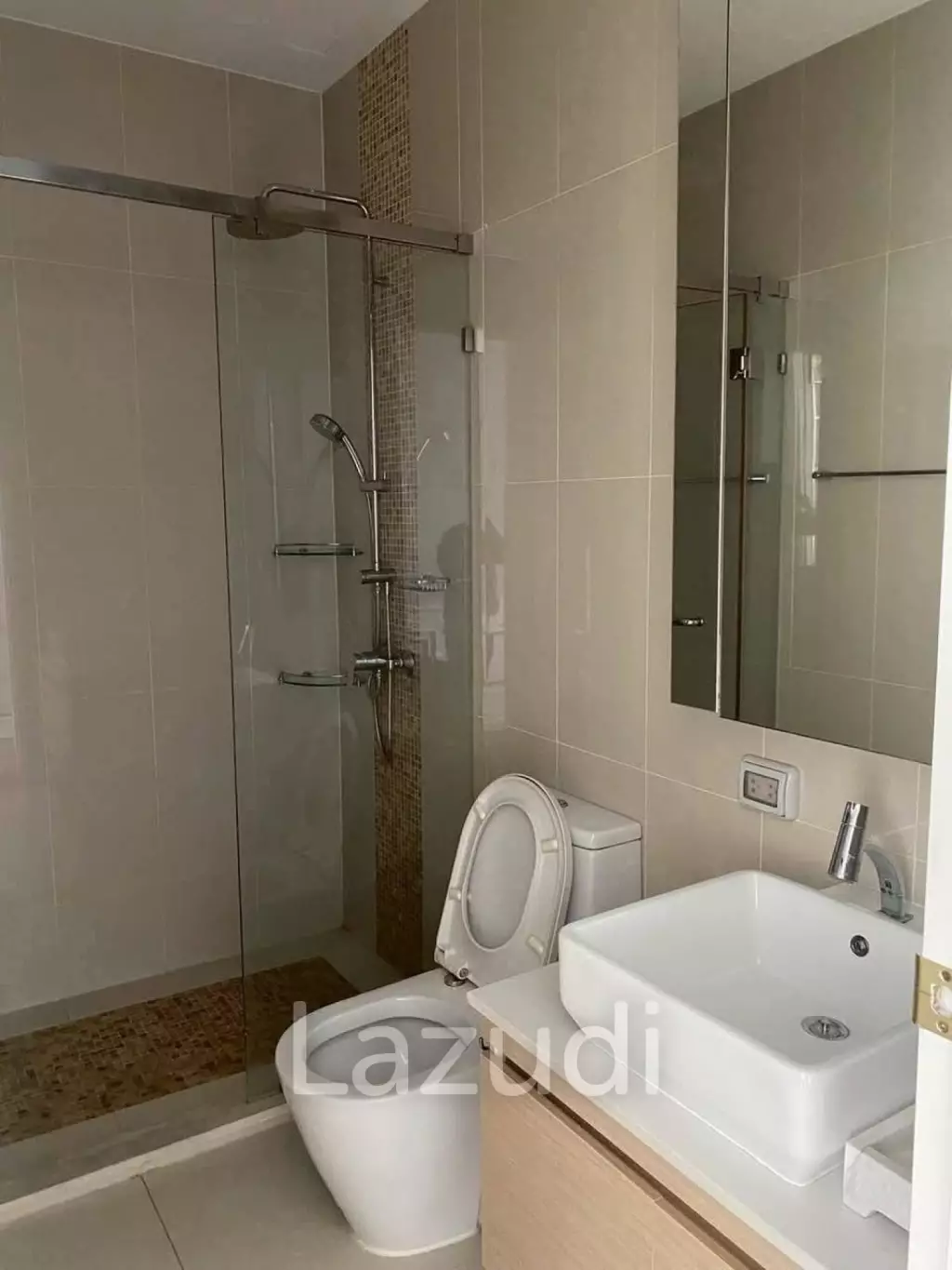 5 Bedroom 6 Bathroom 274.4 Sq.m Q Asoke