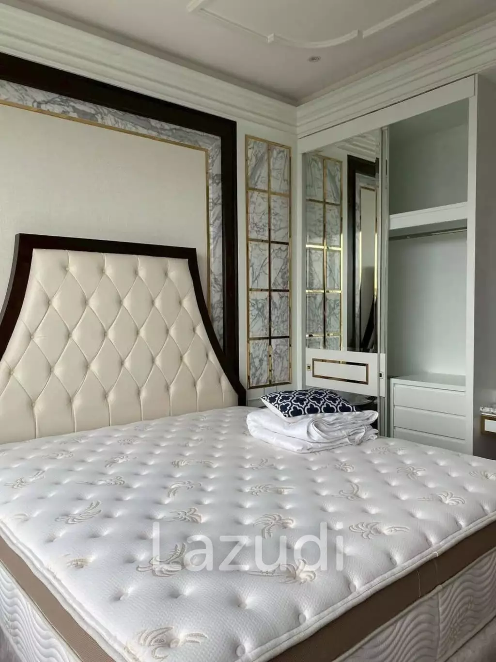 5 Bedroom 6 Bathroom 274.4 Sq.m Q Asoke