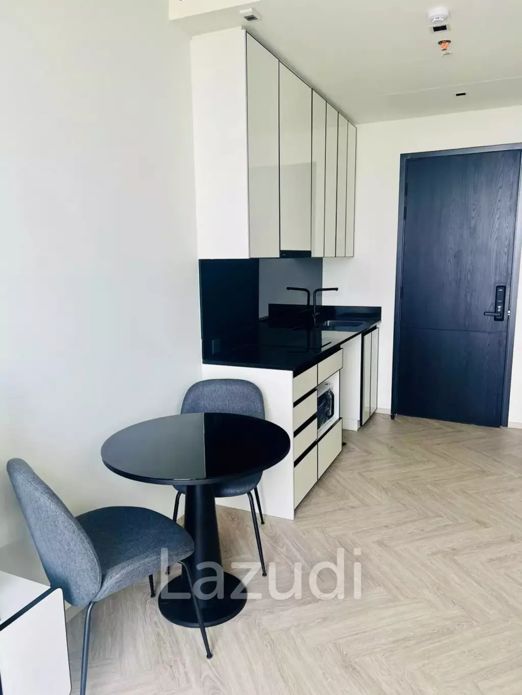 1 Bedroom 1 Bathroom 34 Sq.m Chapter Charoennakorn-Riverside