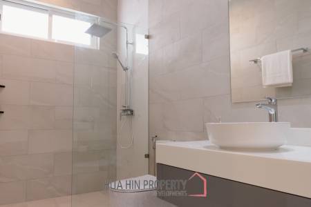 241 sqm pool villa in Hua Hin Thap Tai Eeden Luxe