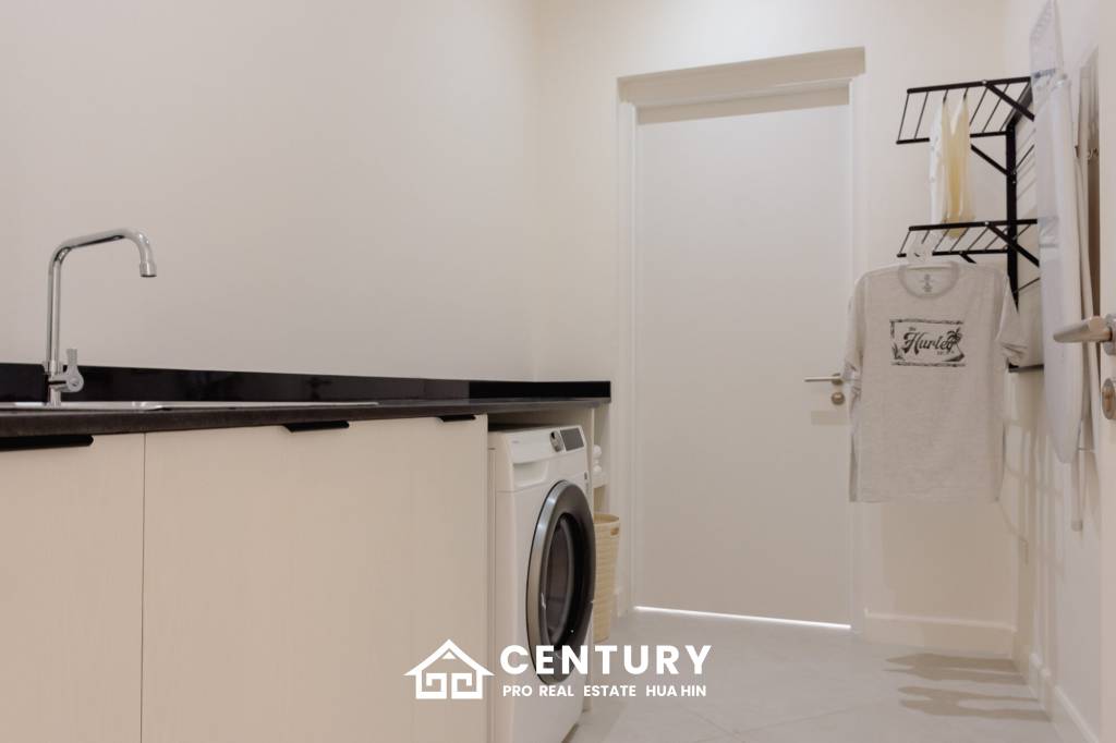 241 sqm pool villa in Hua Hin Thap Tai Eeden Luxe