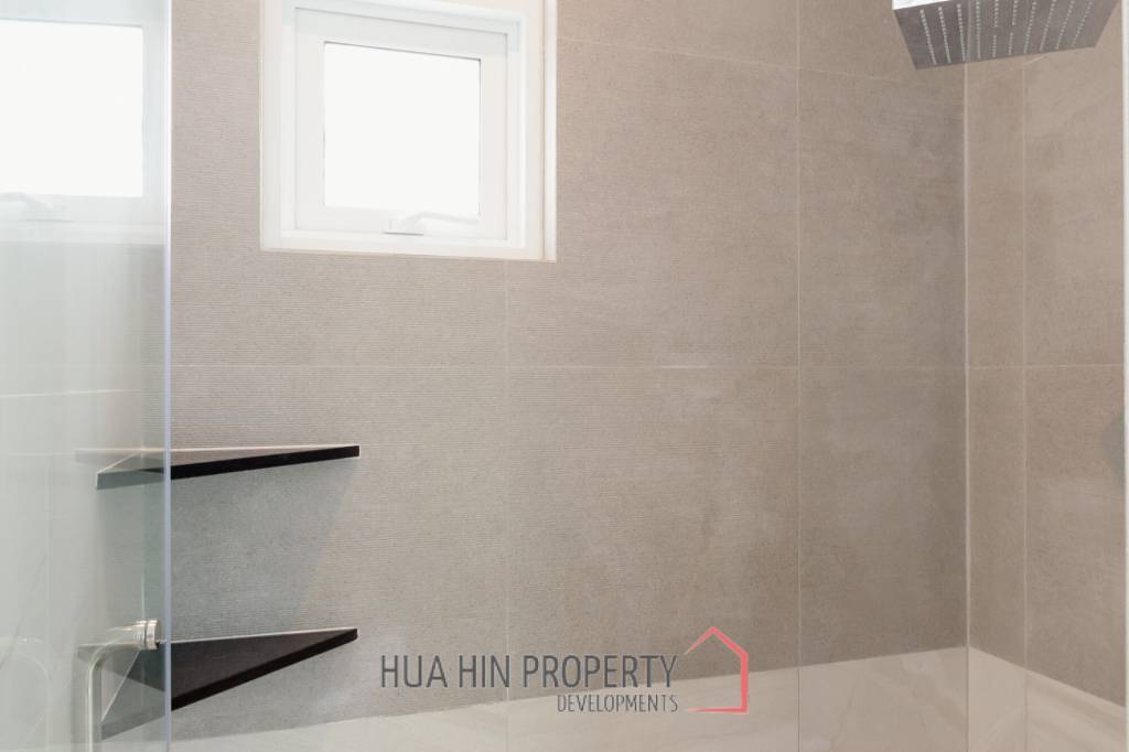 241 sqm pool villa in Hua Hin Thap Tai Eeden Luxe