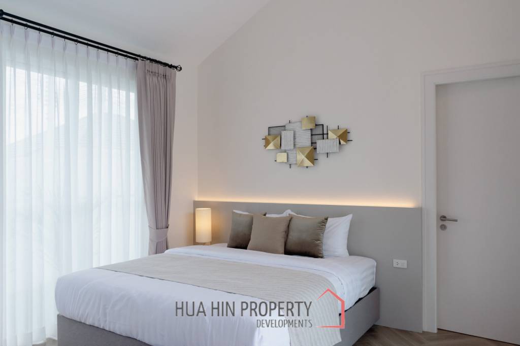 241 sqm pool villa in Hua Hin Thap Tai Eeden Luxe