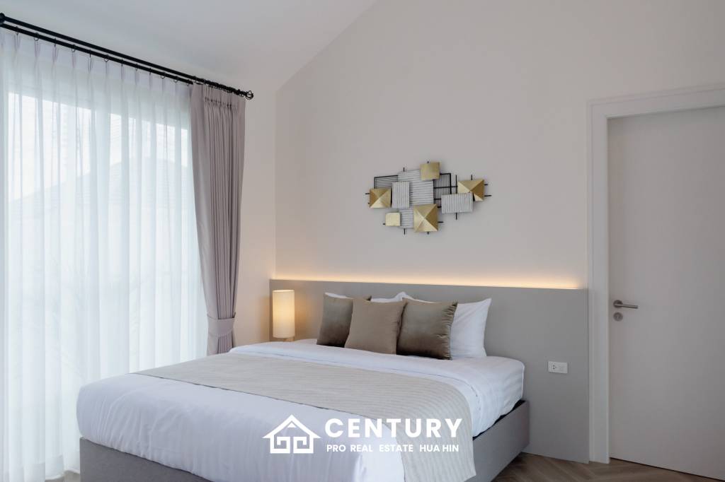 241 sqm pool villa in Hua Hin Thap Tai Eeden Luxe