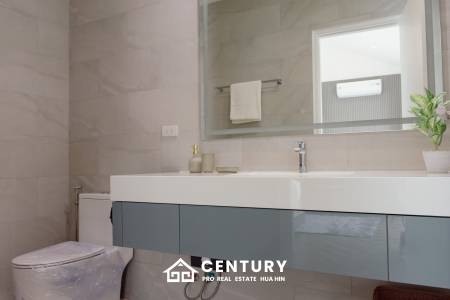 241 sqm pool villa in Hua Hin Thap Tai Eeden Luxe