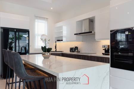 241 sqm pool villa in Hua Hin Thap Tai Eeden Luxe