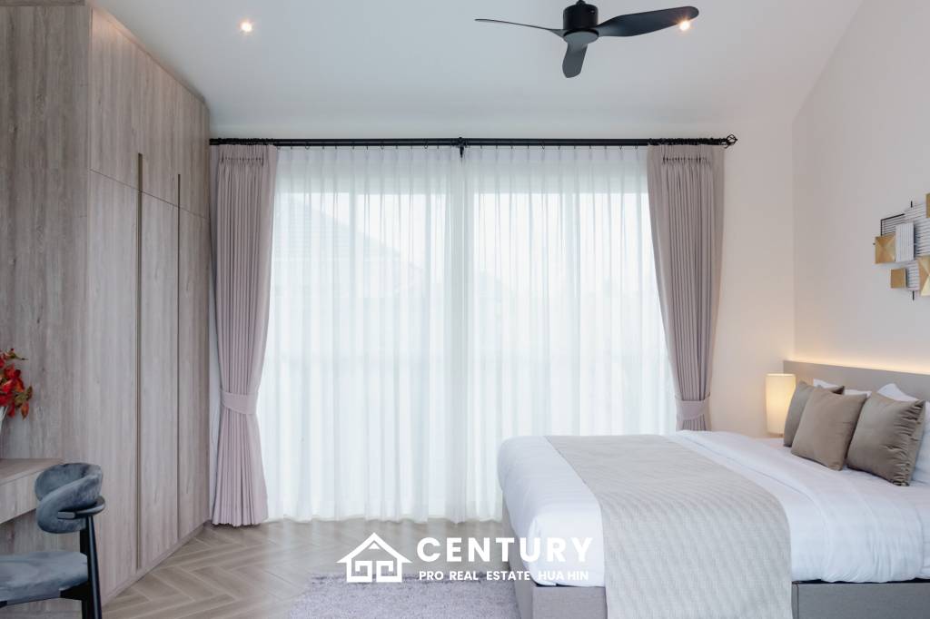 241 sqm pool villa in Hua Hin Thap Tai Eeden Luxe