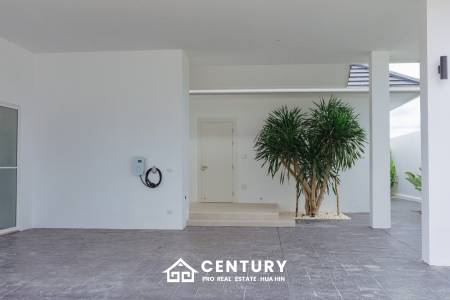 241 sqm pool villa in Hua Hin Thap Tai Eeden Luxe