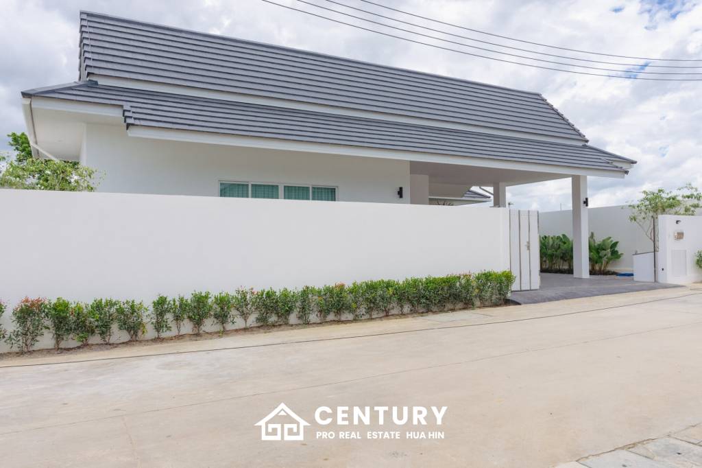 241 sqm pool villa in Hua Hin Thap Tai Eeden Luxe