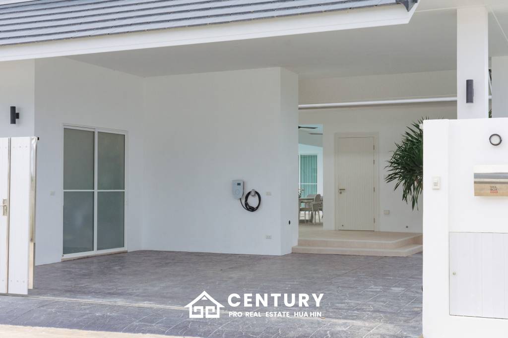 241 sqm pool villa in Hua Hin Thap Tai Eeden Luxe