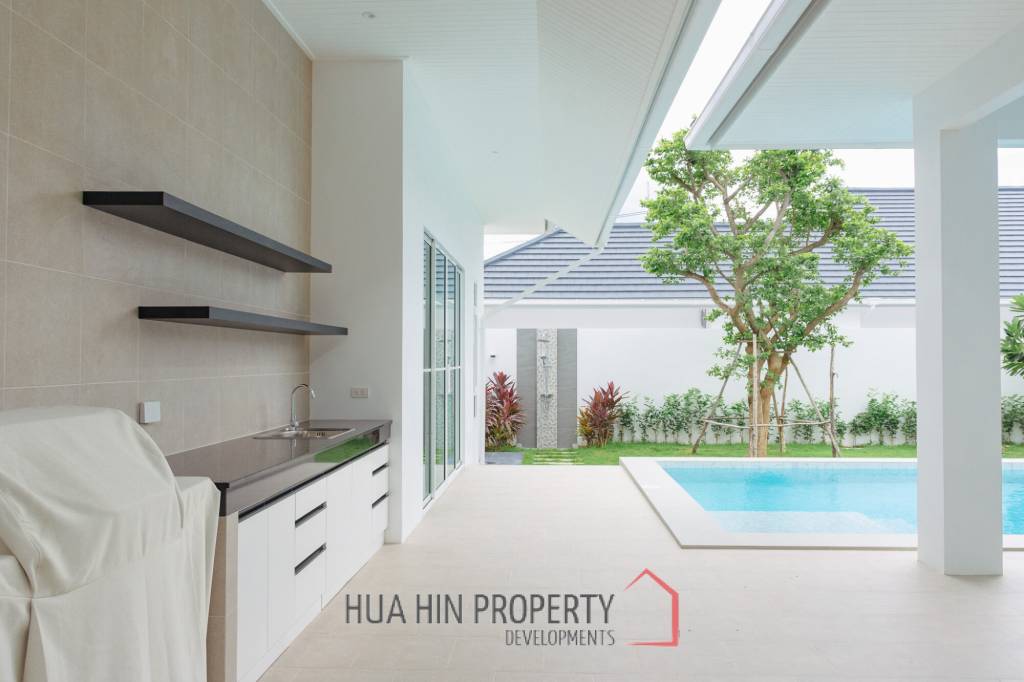 241 sqm pool villa in Hua Hin Thap Tai Eeden Luxe