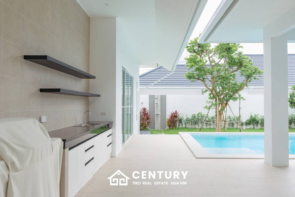 241 sqm pool villa in Hua Hin Thap Tai Eeden Luxe