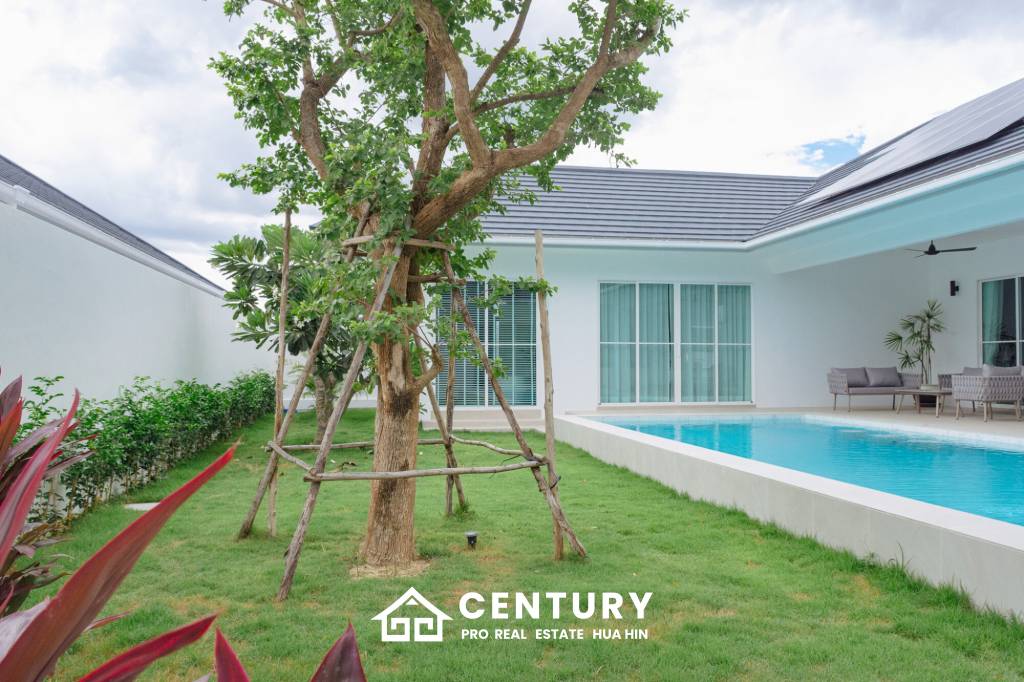 241 sqm pool villa in Hua Hin Thap Tai Eeden Luxe