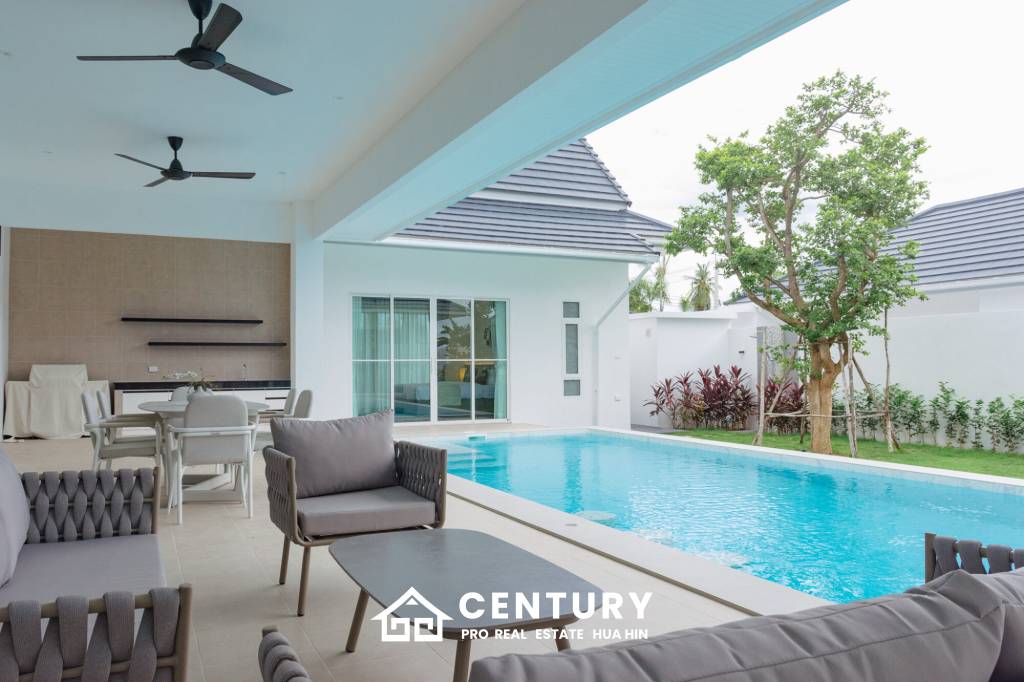 241 sqm pool villa in Hua Hin Thap Tai Eeden Luxe