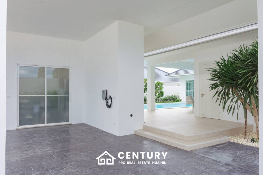 241 sqm pool villa in Hua Hin Thap Tai Eeden Luxe