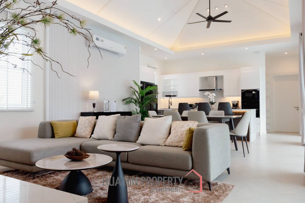 241 sqm pool villa in Hua Hin Thap Tai Eeden Luxe