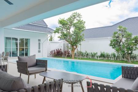241 sqm pool villa in Hua Hin Thap Tai Eeden Luxe