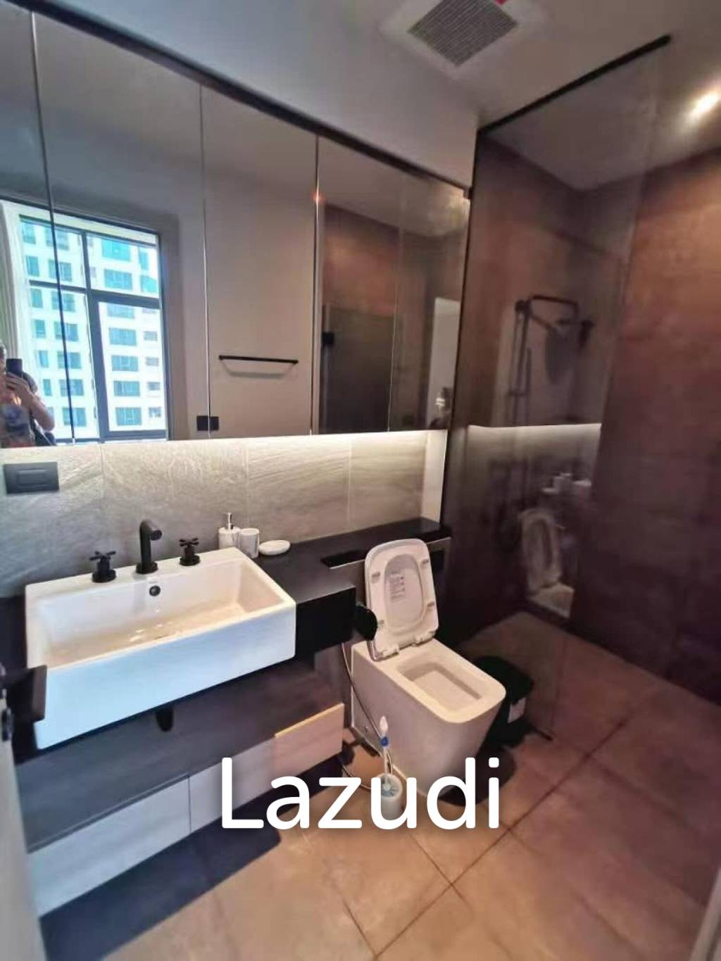 The Lofts Asoke: 1-Bedroom Condo with City View