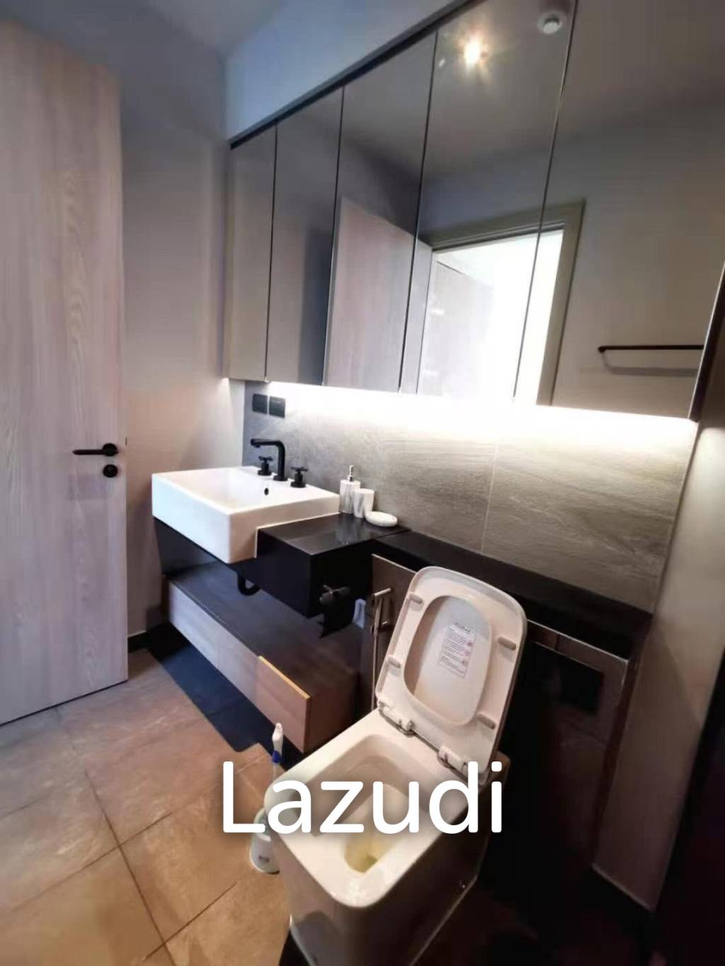 The Lofts Asoke: 1-Bedroom Condo with City View