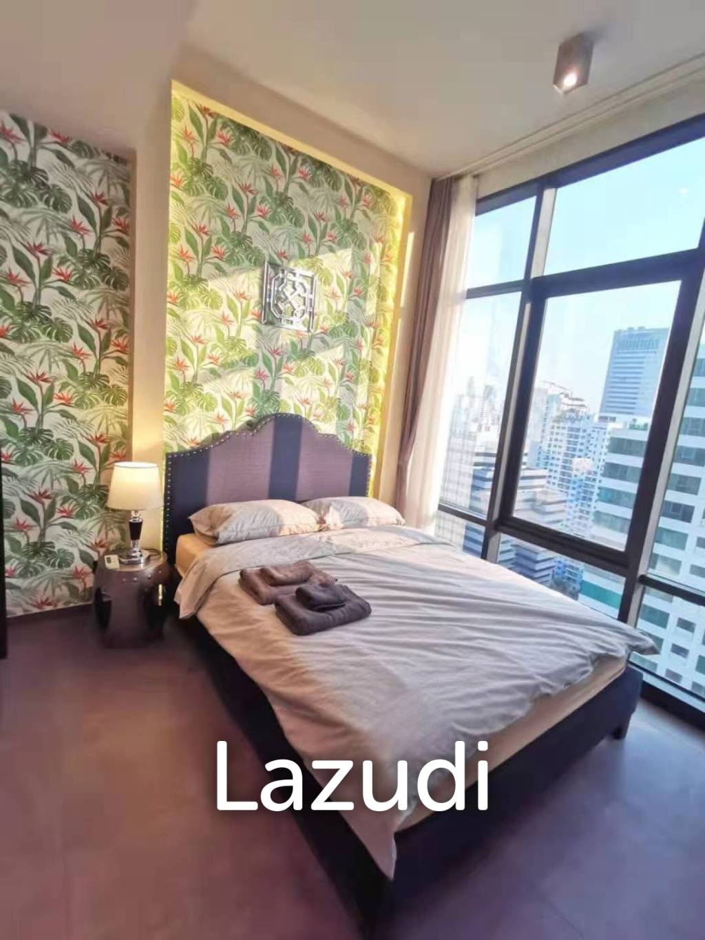 The Lofts Asoke: 1-Bedroom Condo with City View