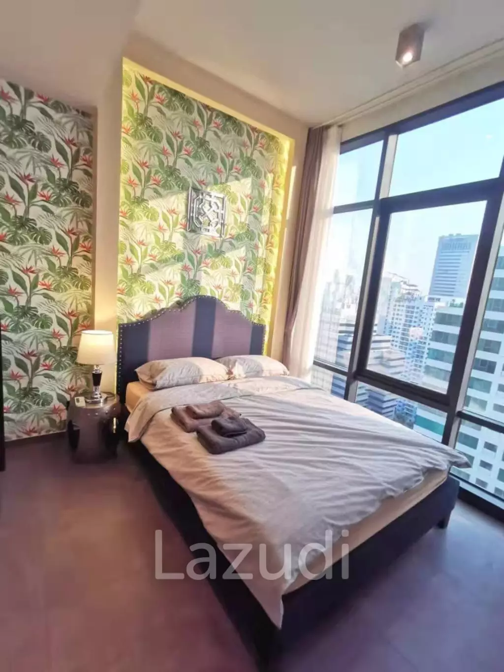 The Lofts Asoke: 1-Bedroom Condo with City View