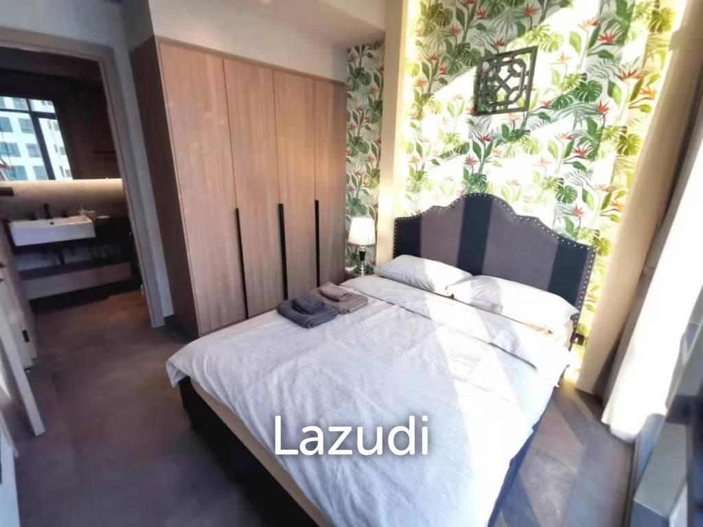 The Lofts Asoke: 1-Bedroom Condo with City View