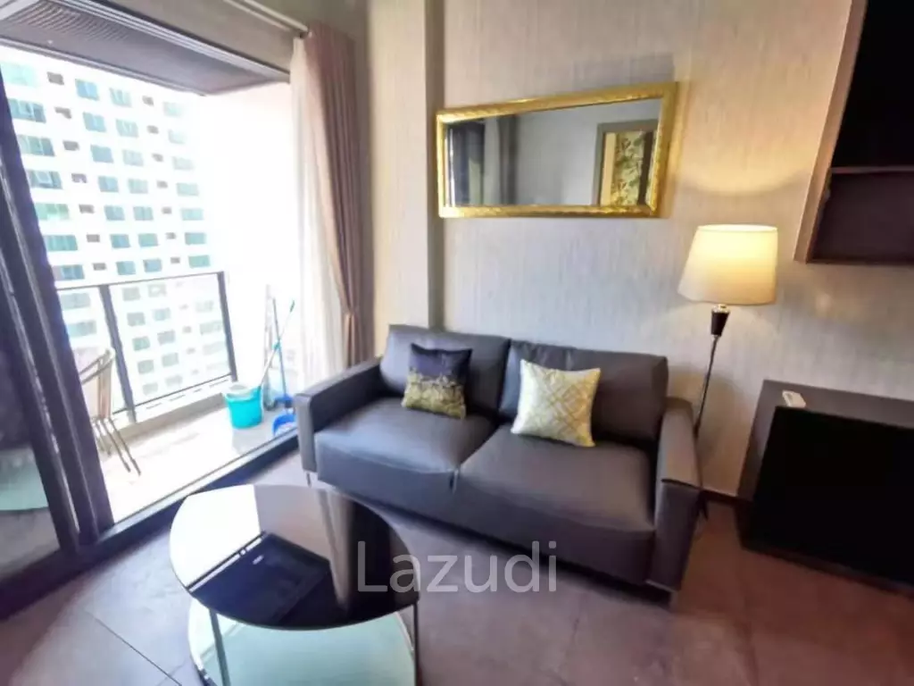 The Lofts Asoke: 1-Bedroom Condo with City View