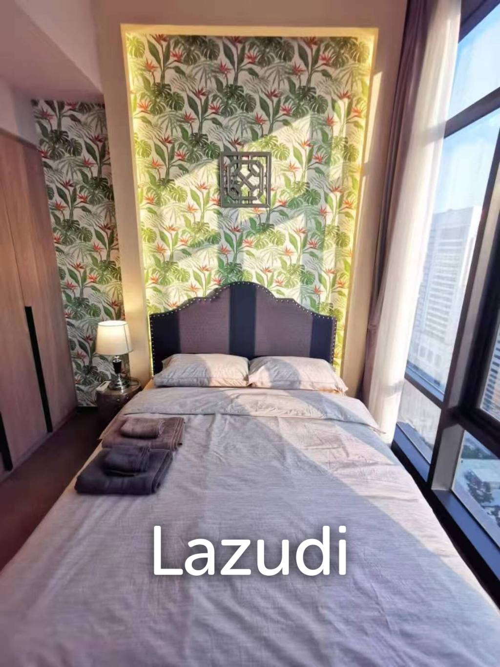 The Lofts Asoke: 1-Bedroom Condo with City View