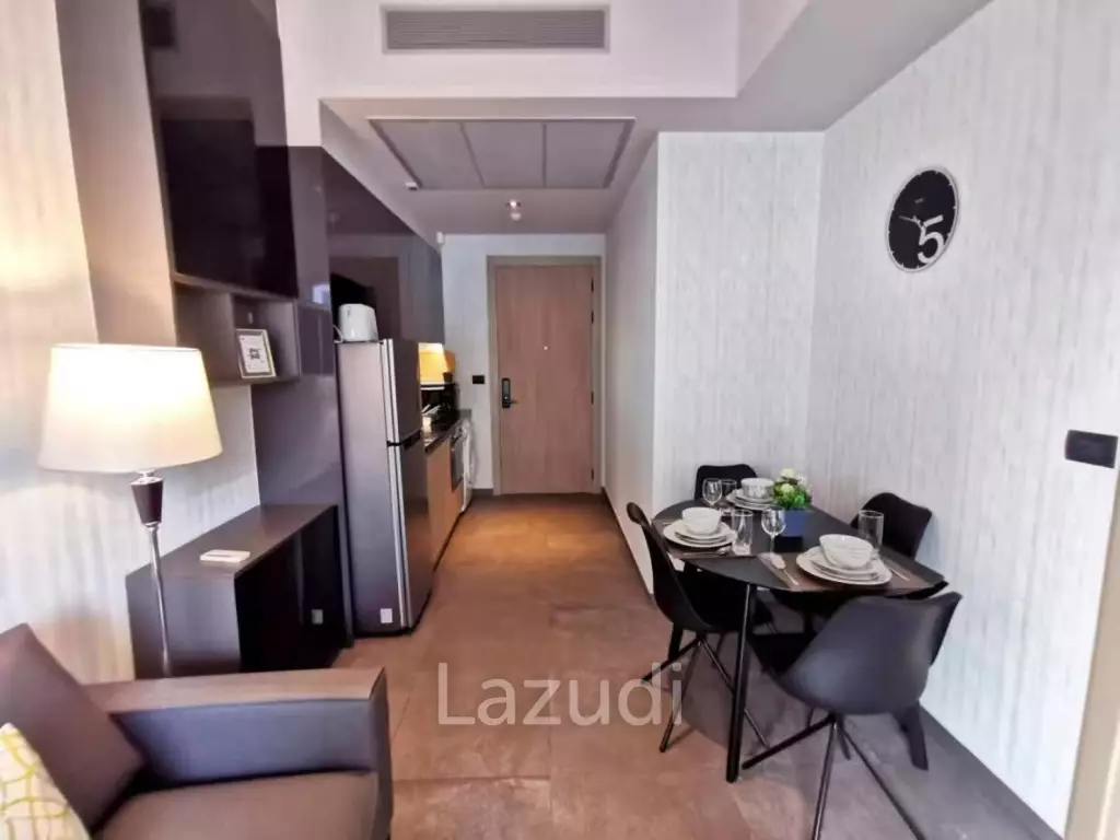 The Lofts Asoke: 1-Bedroom Condo with City View