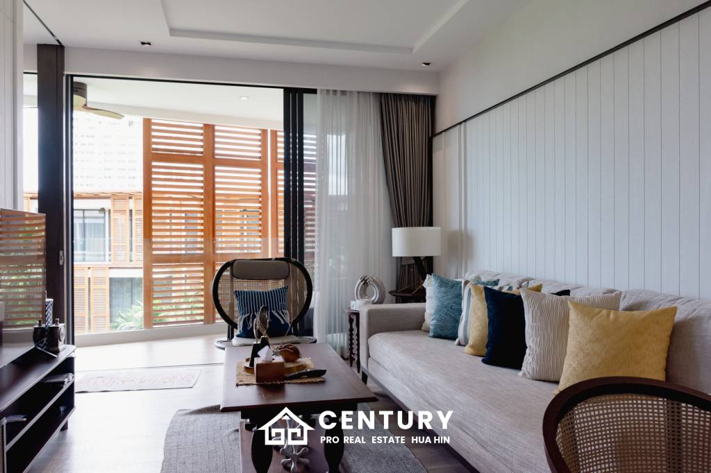 Luxury Beachfront condo in the heart of the city