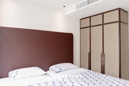 Luxury Beachfront condo in the heart of the city