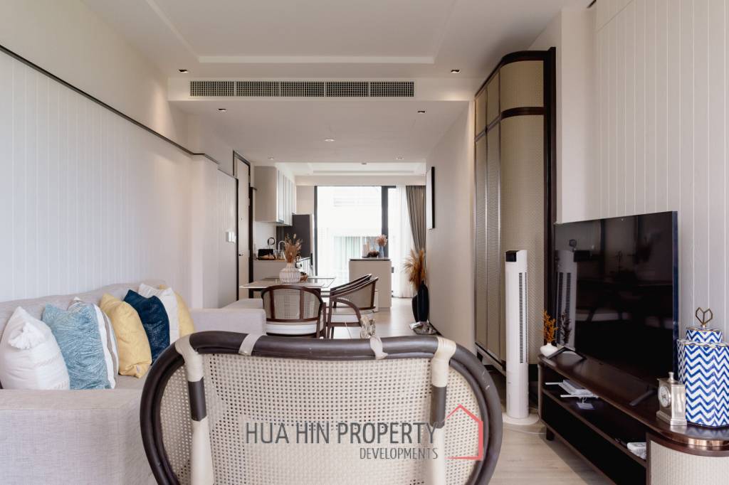 Luxury Beachfront condo in the heart of the city