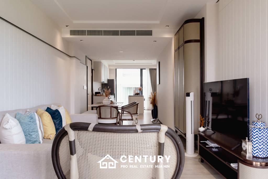 Luxury Beachfront condo in the heart of the city