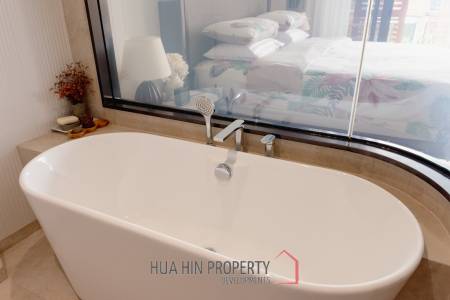 Luxury Beachfront condo in the heart of the city