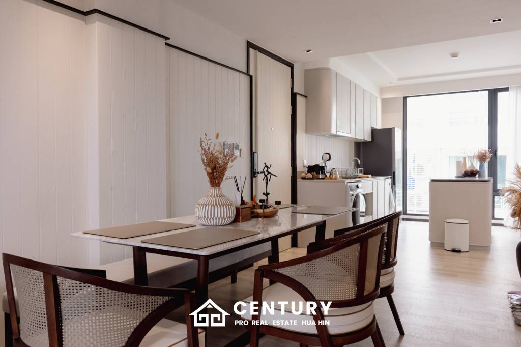 Luxury Beachfront condo in the heart of the city