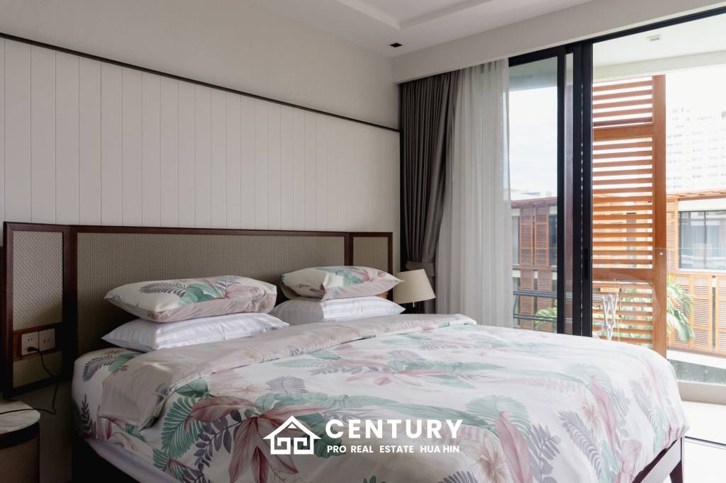 Luxury Beachfront condo in the heart of the city