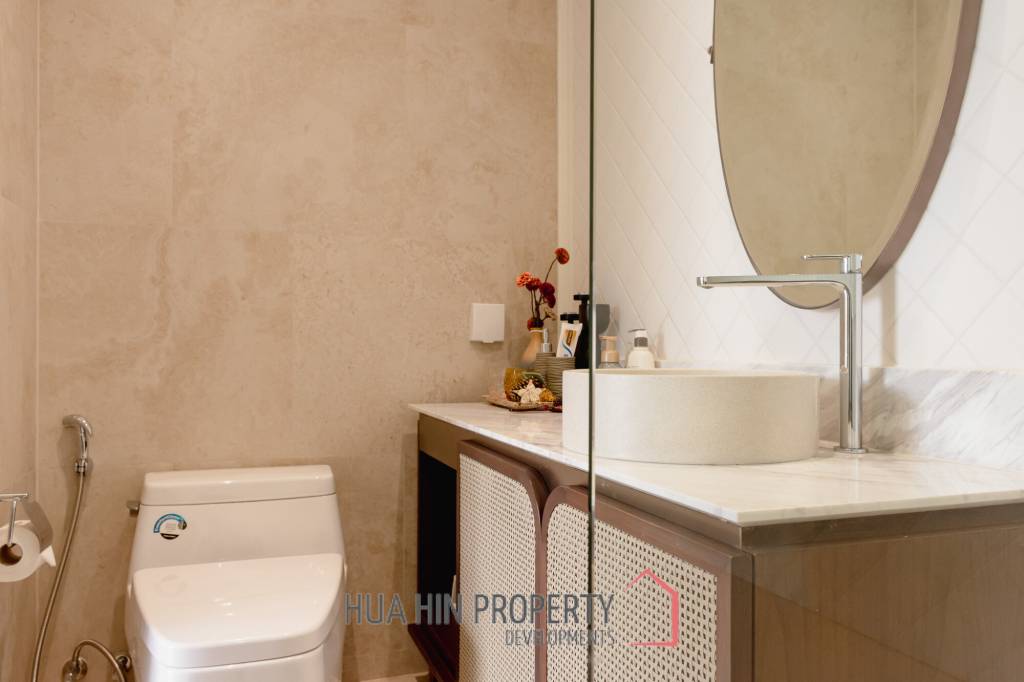 Luxury Beachfront condo in the heart of the city