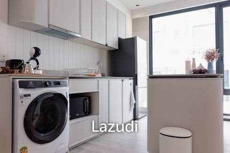 Luxury Beachfront condo in the heart of the city